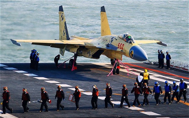 Trung Quốc: J-15 rơi phủ bóng lên dự án tàu sân bay