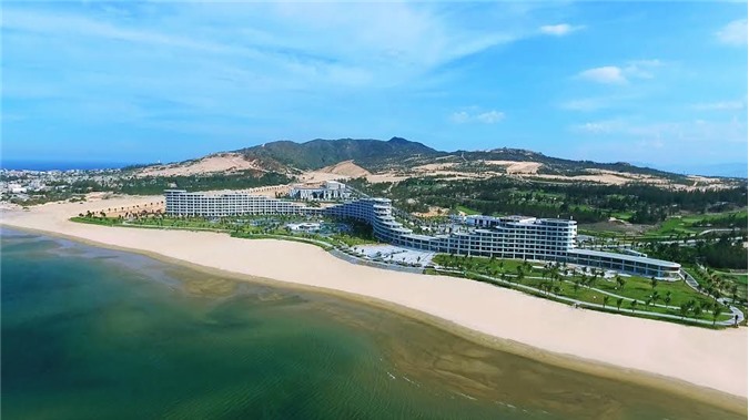 40 “mỹ nhân ngư” hội tụ và tỏa sáng cùng “Vũ điệu đại dương”