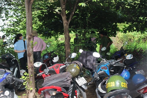 Công an Bến Tre điều tra một phụ nữ treo cổ chết bất thường 