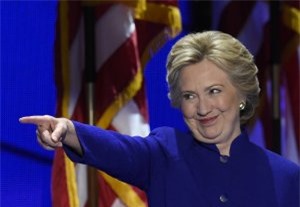 Mọi con mắt đổ dồn vào bài phát biểu quan trọng của bà Clinton