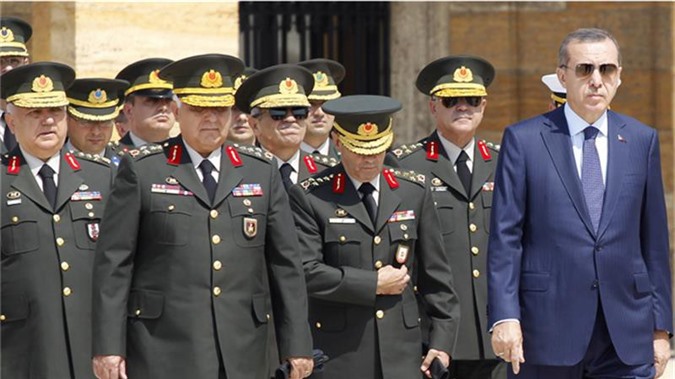 Thổ Nhĩ Kỳ: Erdogan muốn quân đội phải "dưới trướng" Tổng thống