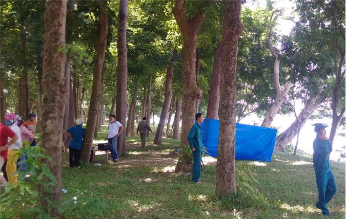 Bàng hoàng thi thể thanh niên nổi trên sông Hương