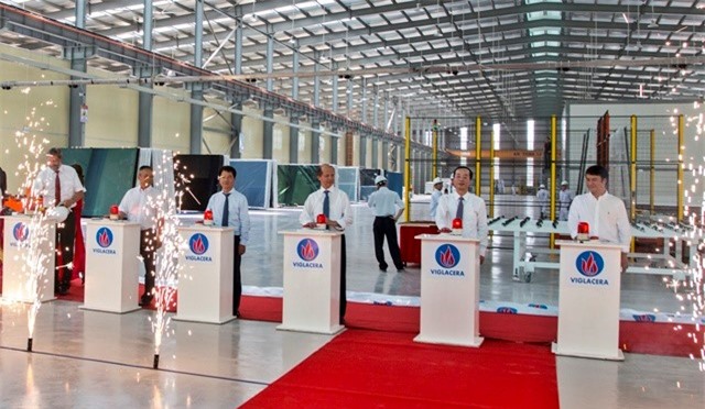 Kính tiết kiệm năng lượng đầu tiên do Việt Nam sản xuất chính thức ra đời