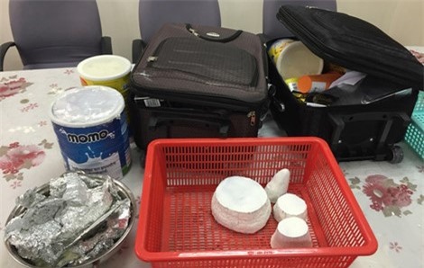 Bắt hành khách giấu sừng tê giác bạc tỉ trong hộp sữa đưa về Việt Nam 