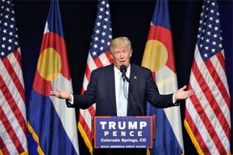 Tỷ phú Donald Trump thoát chết trong vụ tai nạn thang máy