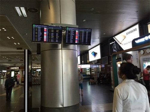Hacker tấn công sân bay: Màn hình thông tin tại Nội Bài đã hoạt động