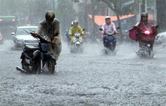 Bão số 2 suy yếu thành áp thấp nhiệt đới, miền Bắc mưa to