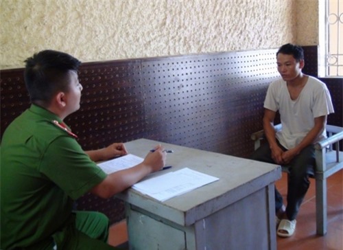 Sát hại hàng xóm rồi nhờ người chôn xác phi tang