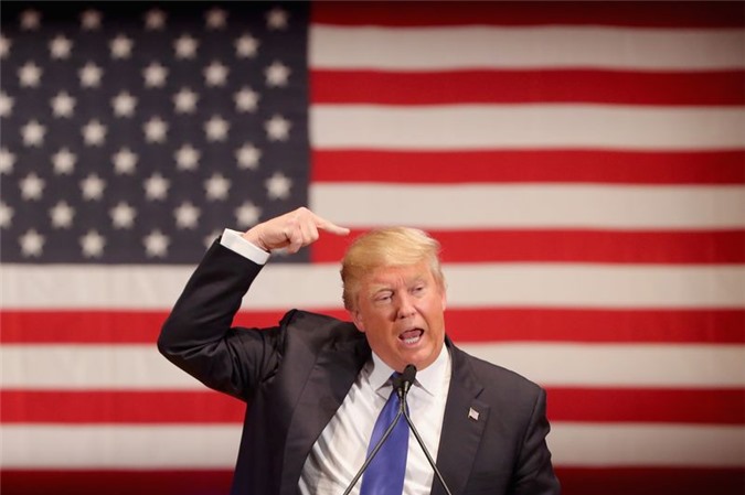 Dân Mỹ "lạnh gáy" vì Donald Trump hỏi việc dùng vũ khí hạt nhân