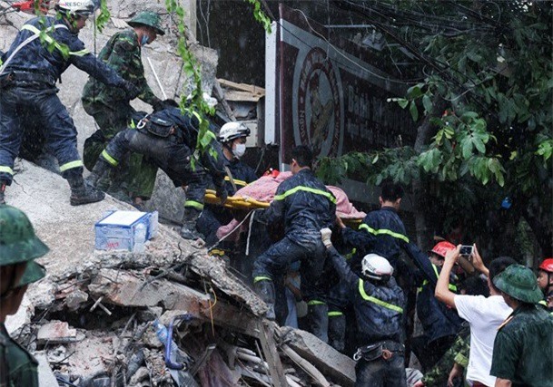 Vụ sập nhà ở Hà Nội: Đau xót 2 nạn nhân tử vong