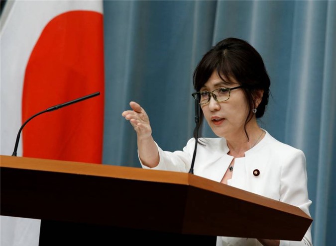 Bộ trưởng Quốc phòng Nhật cứng rắn với Trung - Triều