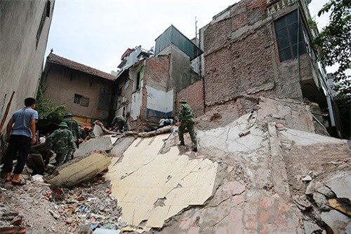 Toàn cảnh vụ sập nhà 4 tầng ở Hà Nội