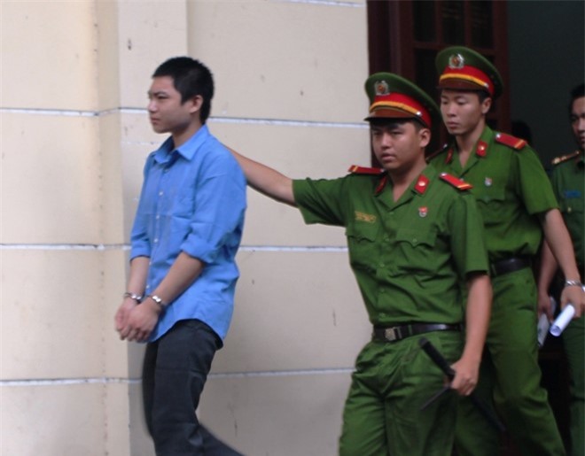 Em ruột lấy mạng anh trai vì lời mắng không chịu đi làm