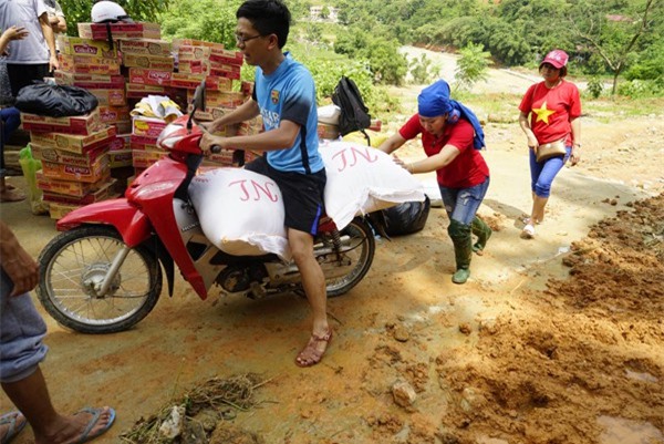 Mưa lũ tàn phá hàng trăm ha hoa màu, lâm thủy sản