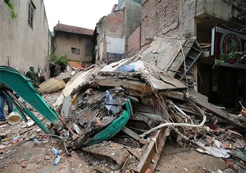 Vụ sập nhà 4 tầng ở Cửa Bắc: Trách nhiệm thuộc về ai?