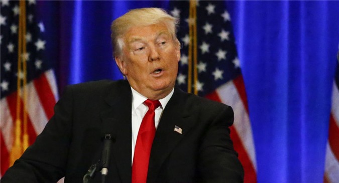 Donald Trump công kích bà Clinton "có vấn đề về tâm thần"