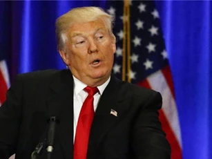 Donald Trump công kích bà Clinton "có vấn đề về tâm thần"