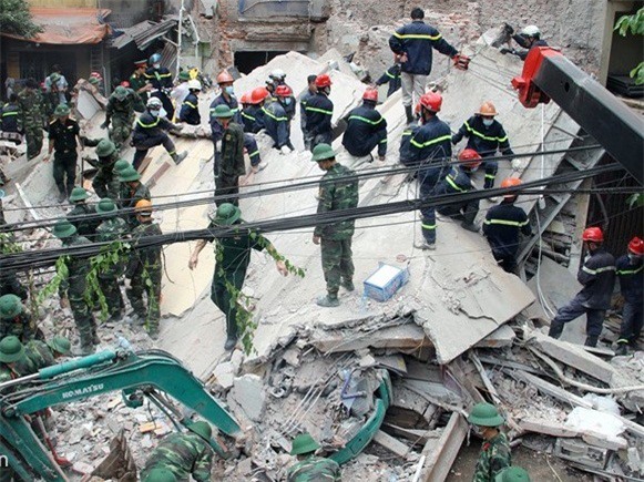 Khởi tố vụ sập nhà ở phố Cửa Bắc khiến 2 người tử vong