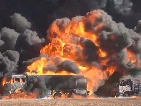 Liên quân Mỹ đứng đầu cho nổ tung 83 xe chở dầu của IS ở Syria