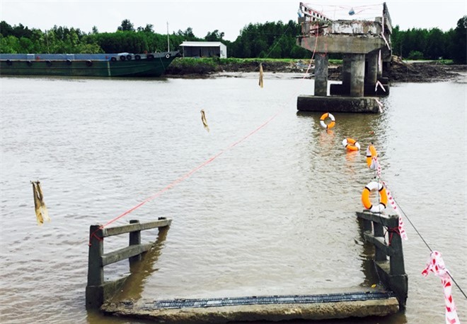 Làm rõ trách nhiệm vụ cầu hơn 4 tỷ chưa nghiệm thu đã sập