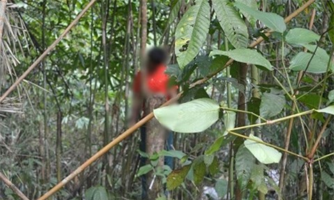 Bàng hoàng phát hiện xác người yêu trong vườn nhà