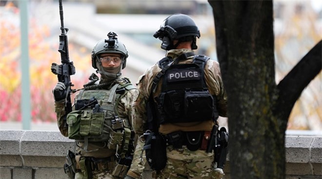 Canada bắn gục nghi phạm đánh bom liều chết, phá âm mưu khủng bố