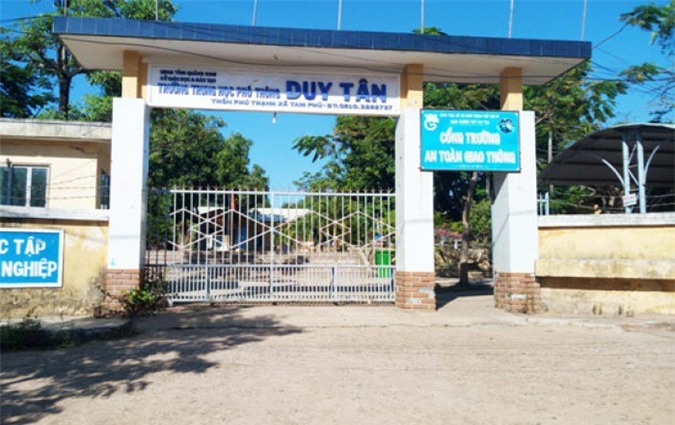 Khởi tố Phó hiệu trưởng dùng "ảnh nóng" tống tiền nữ giáo viên