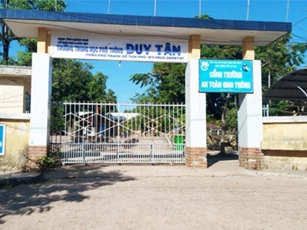 Khởi tố Phó hiệu trưởng dùng "ảnh nóng" tống tiền nữ giáo viên