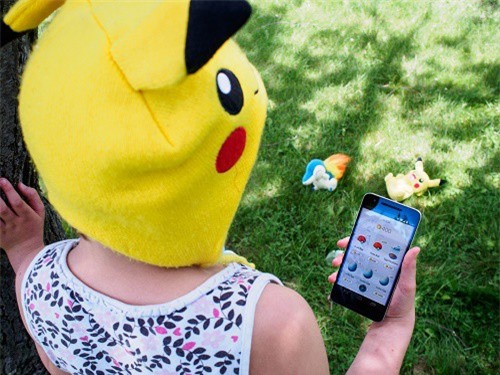 Pokemon Go cực nguy hại cho sức khỏe người chơi