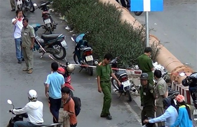 Mâu thuẫn ghen tuông, nam thanh niên bị đâm gục ở Sài Gòn