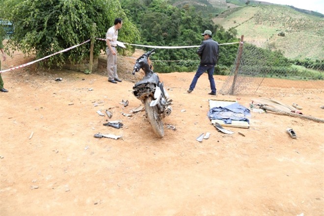 Hàng trăm người tấn công cảnh sát, ép thả 4 nghi phạm giết người