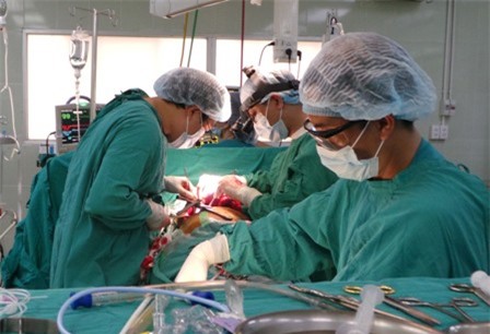 Nam thanh niên nhóm máu hiếm bị "ma men" đâm rách đôi quả thận