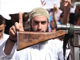 Quân đội Yemen tái chiếm 2 thị trấn quan trọng từ tay al-Qaeda