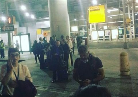 Sân bay New York náo loạn vì tin đồn có nổ súng