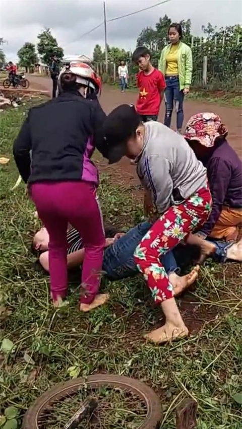 Xác định vợ cán bộ xã gây ra vụ đánh ghen xôn xao Facebook