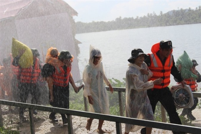 Công điện đối phó áp thấp nhiệt đới kép sắp đổ bộ vào Việt Nam