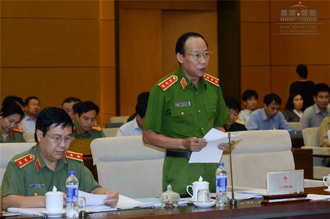 Dự thảo Luật Công an xã: Giao quá nhiều quyền, dễ làm “vua”