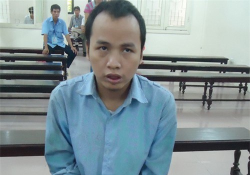 Hà Nội: Bảo vệ bị tâm thần, chém chết người tại quán bia 