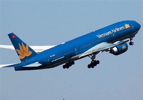 Máy bay Boeing 777 của Vietnam Airlines hỏng động cơ vì va vào chim