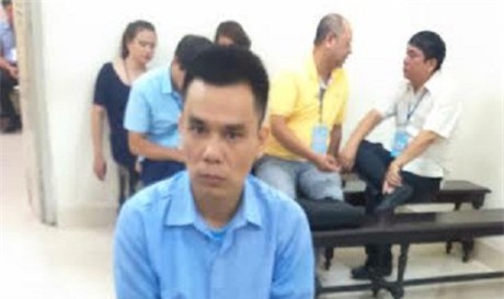 Xét xử nguyên phó Tổng giám đốc chiếm đoạt số tiền gần 2 tỷ đồng