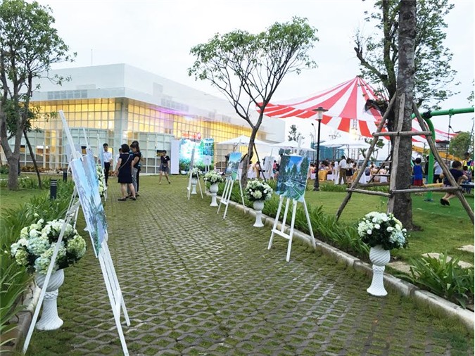 Hơn 200 người dự tiệc nướng ngoài trời tại Vinhomes Thăng Long