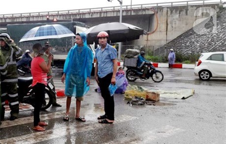 Xót xa bé gái 11 tuổi chết thảm sau khi va chạm với xe bồn