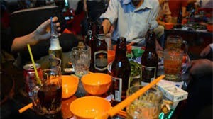 Mâu thuẫn khi đang nhậu, anh ruột rủ em trai giết hàng xóm