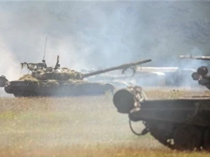 Mỹ: 40.000 lính và xe tăng Nga dàn trận dọc biên giới Ukraine