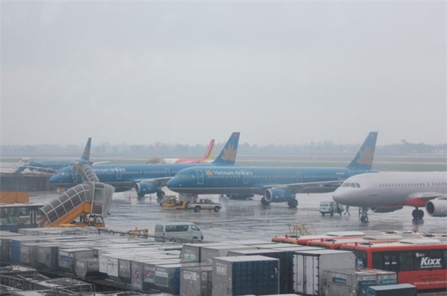 Vietnam Airlines hủy 10 chuyến bay do bão số 3