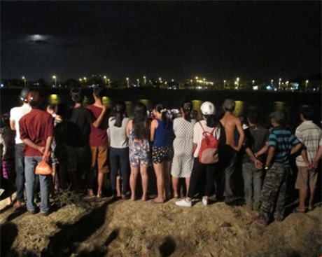 Bố mẹ đi tù, 2 cháu nhỏ chết đuối khi ở nhà với bà ngoại