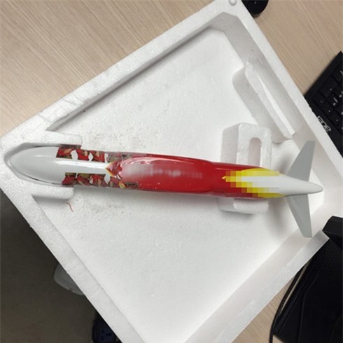 Bột trắng trong máy bay mô hình không phải ma tuý, 2 phi công được thả