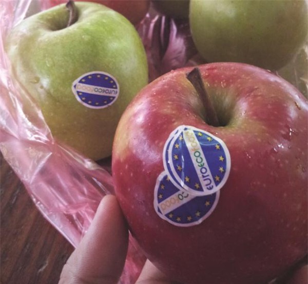 Nhờ "Tem hàng hiệu" hoa quả Trung Quốc "bỗng" đắt giá