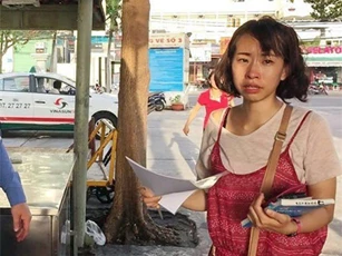 Nữ du khách Hàn Quốc khóc đỏ mắt vì mất ví tiền ở Vũng Tàu