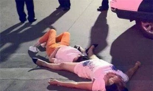 Sốc: Hai phụ nữ cãi nhau suốt 8 tiếng rồi ngất giữa đường